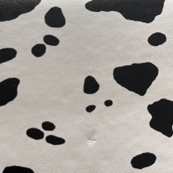 Beaded Pearl Cow Bag - Picture 3 of 4